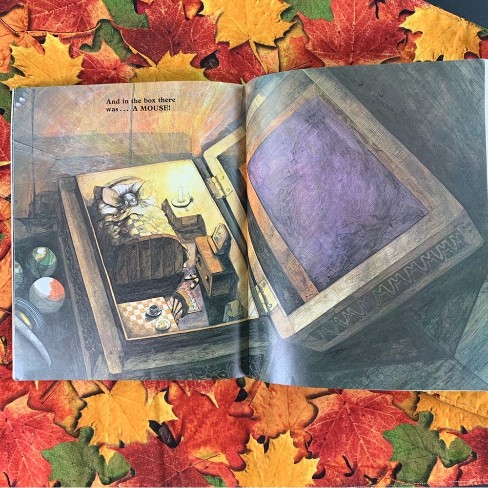 A Dark Dark Tale and Caves Book Set. - Picture 9 of 14